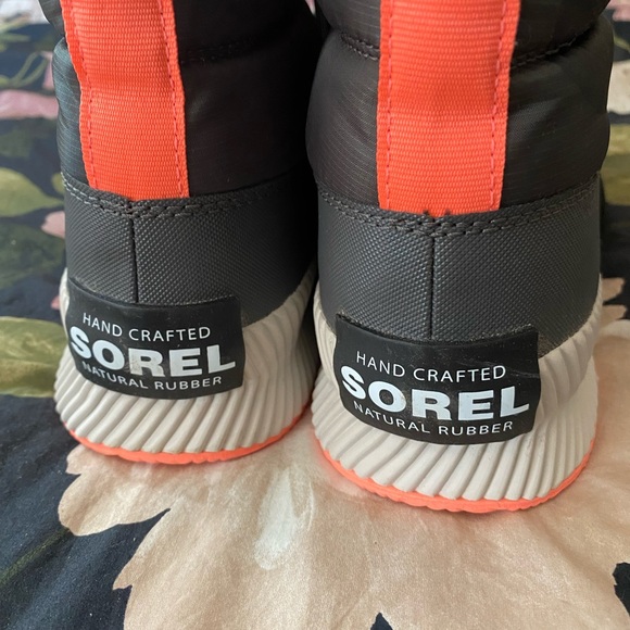NEW Sorel Out N About III Puffy Lace Boot - Picture 11 of 12